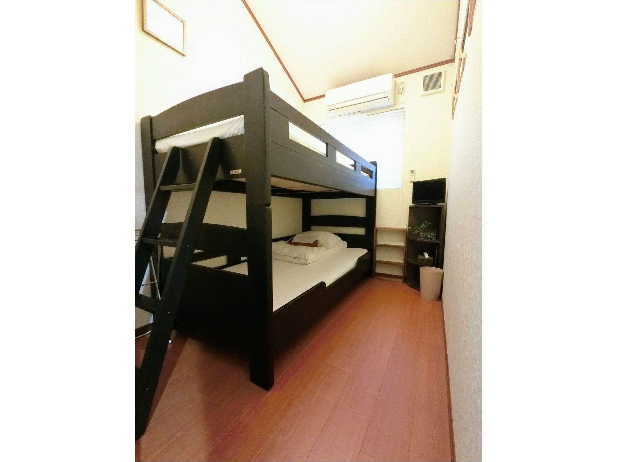 Guest House Na-No-Hana - Hostel, Caters To Women เกียวโต ภายนอก รูปภาพ